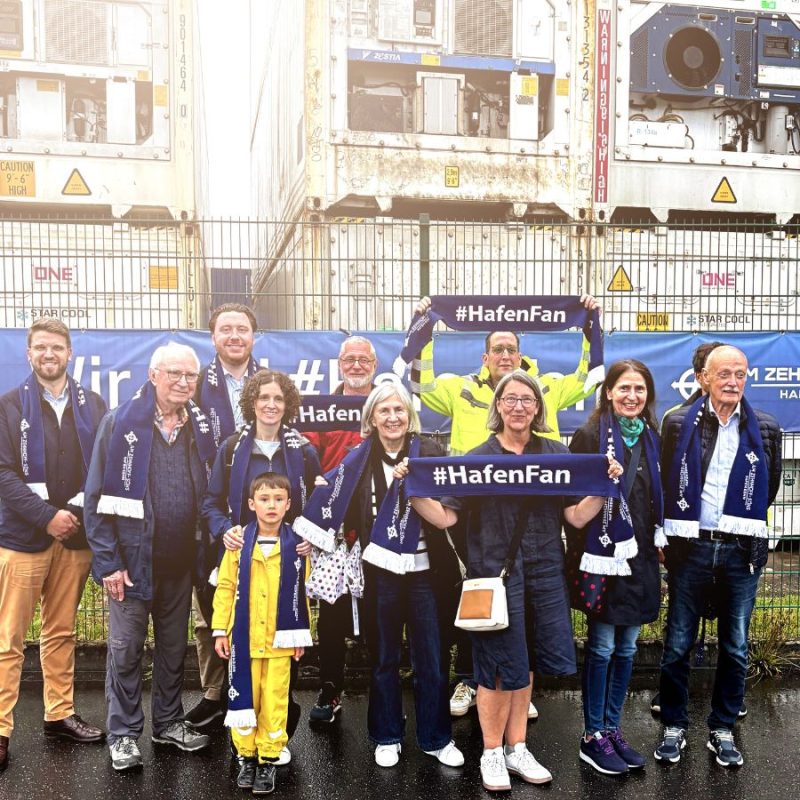 Petra Nöhring und Delegation FDP im Hafen Bonn