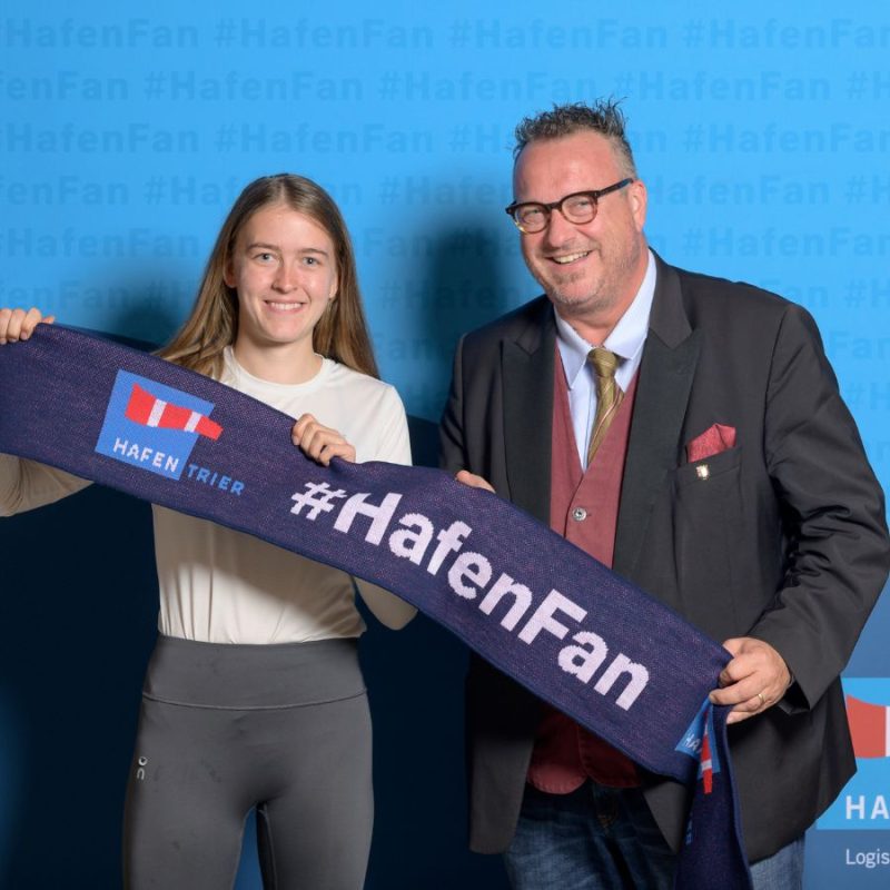 Olivia Gürth, Staatssekretär Andy Becht