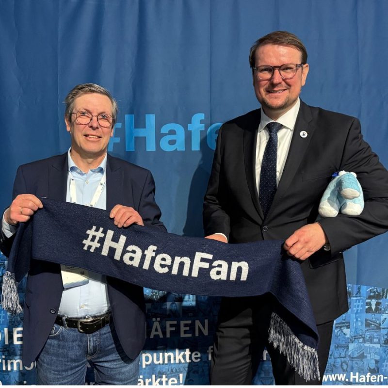 Reinhard Hegewald, Tim Kruithoff