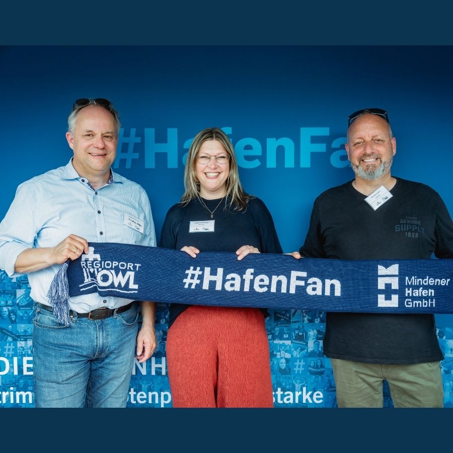 Heiko Wesemann, Aufsichtsratsvorsitzender Mindener Entwicklungs-und Wirtschaftsförderungsgesellschaft mbH und Lena Arendmeyer, Stadt Minden und Thomas Jozefiak, Stadt Minden