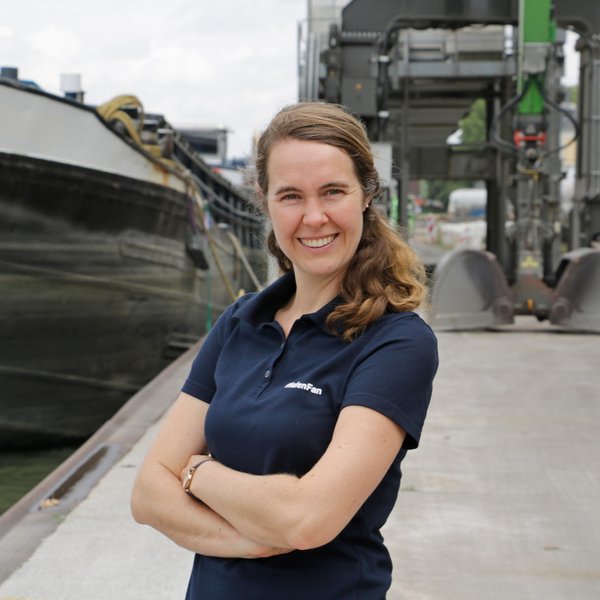 csm_Hafenfan-Henriette-Lehnert-Foto_-Christian-Klett_1010x1010_0e5e9bbd1f